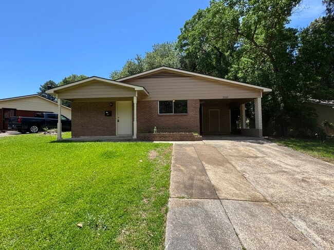 property at 3325 Sun Valley Ct