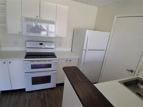 11901 4th St N in St. Petersburg, FL - Building Photo - Building Photo