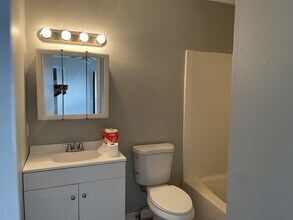 325 Clymer Rd in Hiawatha, IA - Building Photo - Building Photo