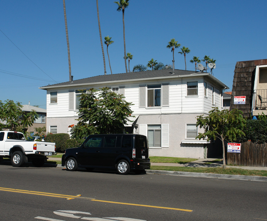 1101-1103 Ocean Ave in Seal Beach, CA - Building Photo