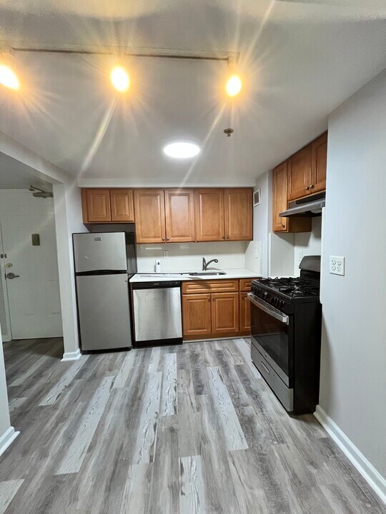 15 W 25th St in Bayonne, NJ - Building Photo
