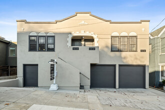 734-740 Hillgirt Cir in Oakland, CA - Building Photo - Building Photo