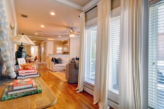 3915 W 6th St in Fort Worth, TX - Building Photo - Building Photo