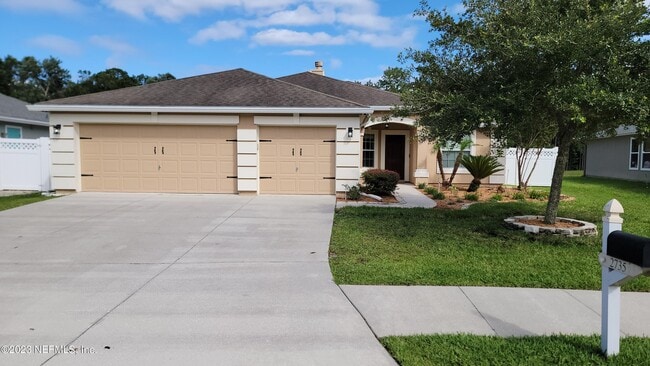 2735 Woodsdale Dr