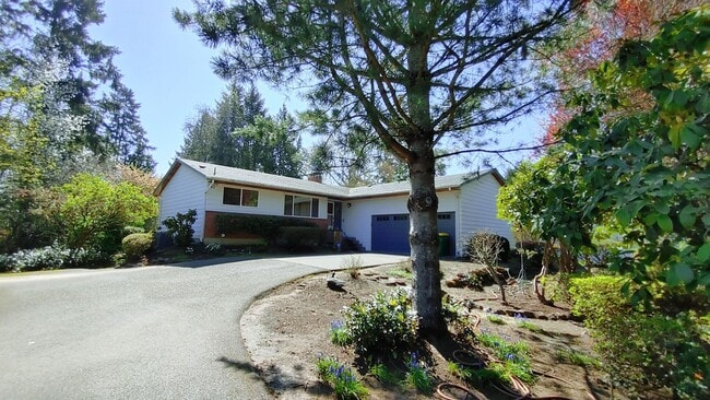 8520 SW Garden Ln in Portland, OR - Building Photo - Building Photo