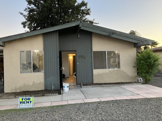 property at 2285 W Oakland Ave