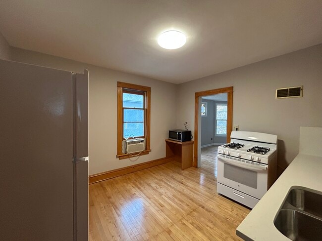 property at 512 8th Ave NE