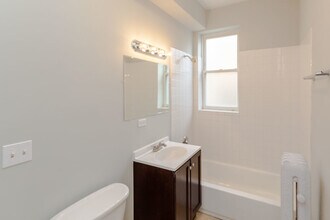 429 E Oakwood Blvd in Chicago, IL - Building Photo - Building Photo