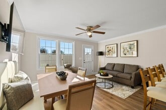 1006 10th St NE in Hickory, NC - Building Photo - Building Photo