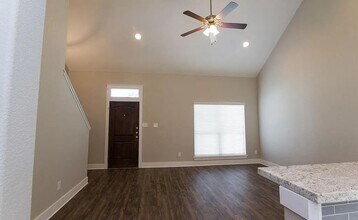116 Waverly Dr in Bryan, TX - Building Photo - Building Photo