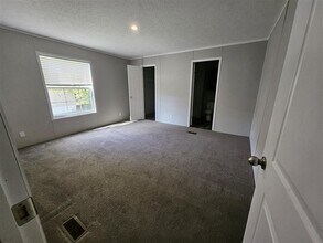 260 Bay Port Cir in Springport, MI - Building Photo - Building Photo