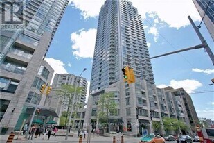 2181 Yonge St in Toronto, ON - Building Photo