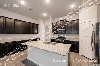 10314 Francisco Way in Converse, TX - Building Photo - Building Photo