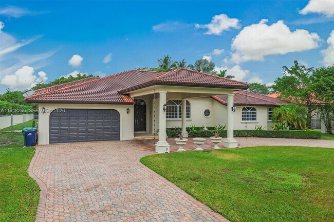 10261 SW 58th St in Miami, FL - Building Photo - Building Photo