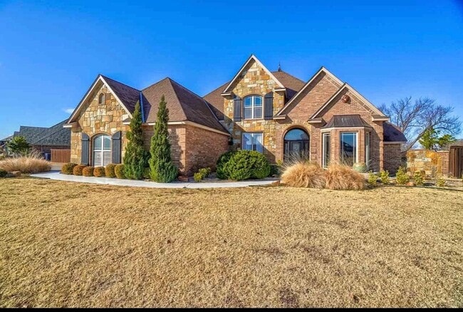 11 Northwest Lakewood Drive in Lawton, OK - Building Photo - Building Photo