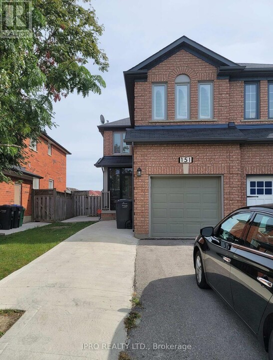 151 Sahara Trail in Brampton, ON - Building Photo