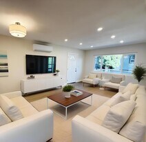 665-669 Townsite Dr in Vista, CA - Building Photo