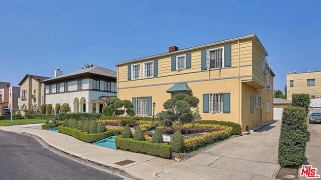 703 1/2 Lorraine Blvd in Los Angeles, CA - Building Photo - Building Photo