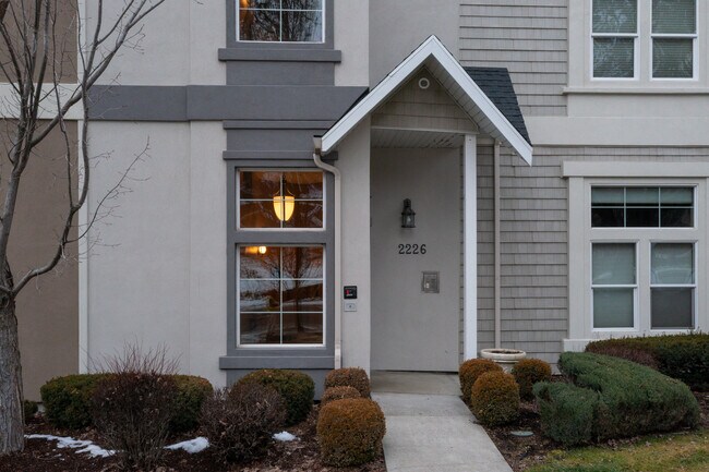 2226 W Riverside Ave in Spokane, WA - Foto de edificio - Building Photo
