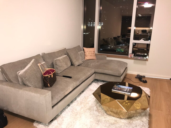 889 Francisco St, Unit 1010 in Los Angeles, CA - Foto de edificio - Building Photo