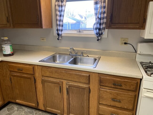 629 5th Ave, Unit 629 in Williamsport, PA - Foto de edificio - Building Photo