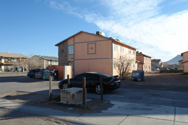 1882 Bartoli Dr in Las Vegas, NV - Building Photo - Building Photo