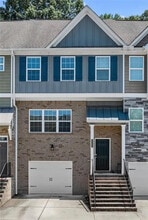 Room in Townhome on Chatham Ridge Dr in Buford, GA - Building Photo - Building Photo