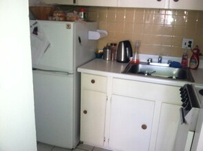 77 Bradeen St, Unit 6 in Boston, MA - Building Photo - Building Photo