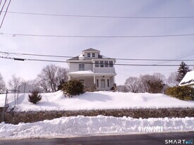 17 Holbrook St in Ansonia, CT - Building Photo