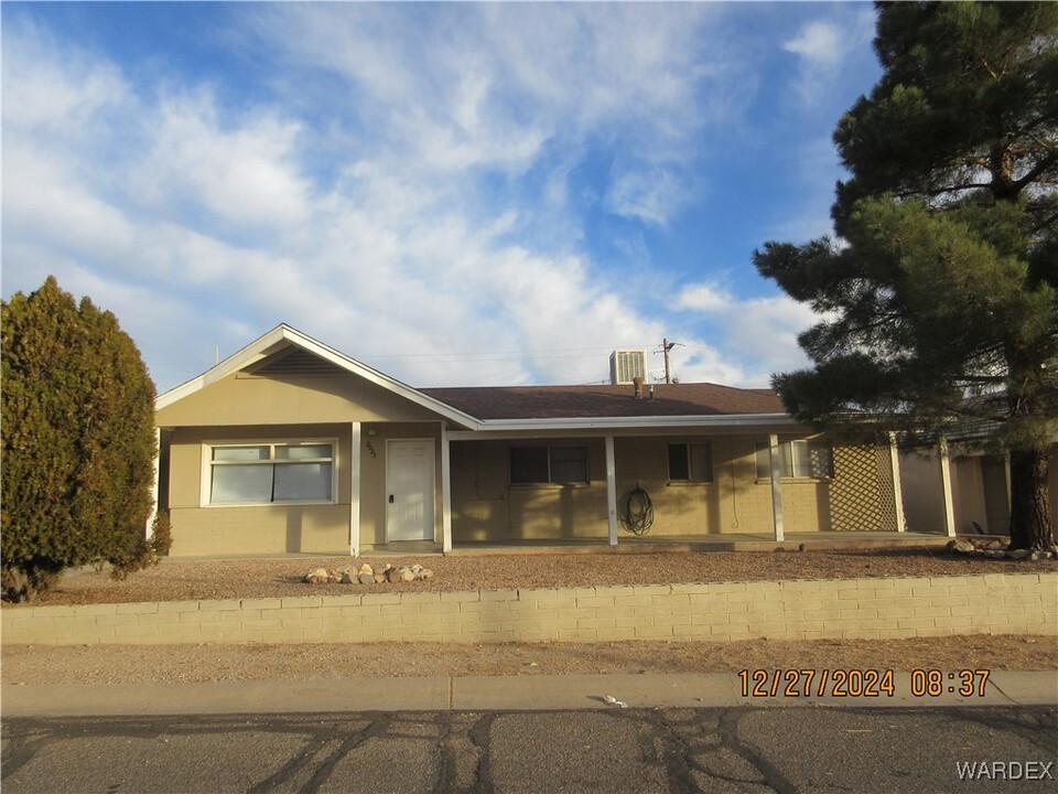 2023 Sunset Blvd in Kingman, AZ - Building Photo