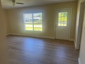 632 SW Lucero Dr in Port St. Lucie, FL - Foto de edificio - Building Photo