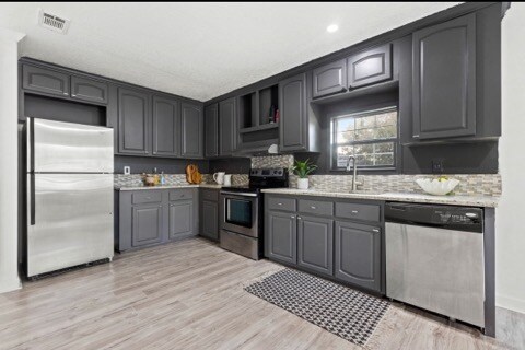 3953 10th Ave S in St. Petersburg, FL - Building Photo - Building Photo