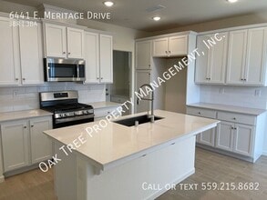 6441 E Meritage Dr in Fresno, CA - Building Photo - Building Photo