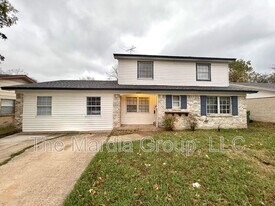 2022 Mars Dr in Garland, TX - Building Photo