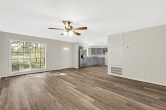 3322 1st Ave S in Texas City, TX - Building Photo - Building Photo