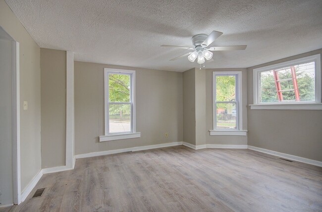 101 Baker Ave in Joliet, IL - Building Photo - Building Photo