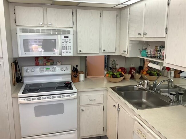 4284 Deste Ct in Greenacres, FL - Building Photo - Building Photo