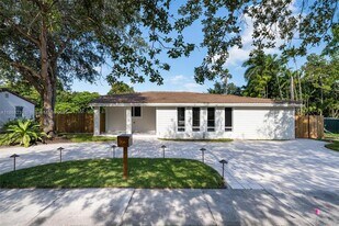 234 Minola Dr in Miami Springs, FL - Building Photo