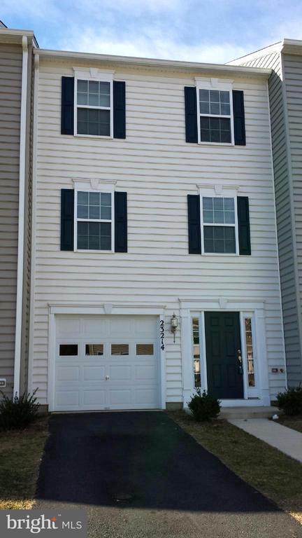 23214 Westwood Ct in Ruther Glen, VA - Foto de edificio - Building Photo