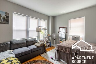 734 W Bittersweet Pl in Chicago, IL - Building Photo - Building Photo