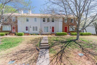 184 High Creek Dr in Roswell, GA - Building Photo - Building Photo