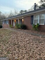2365 Statler Dr in Decatur, GA - Building Photo