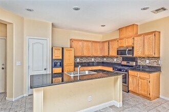 6250 W Arby Ave in Las Vegas, NV - Building Photo - Building Photo