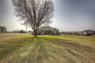 1021 Dominque Dr in Weatherford, TX - Building Photo - Building Photo