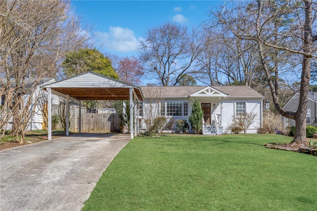 2945 Surrey Ln in Chamblee, GA - Foto de edificio