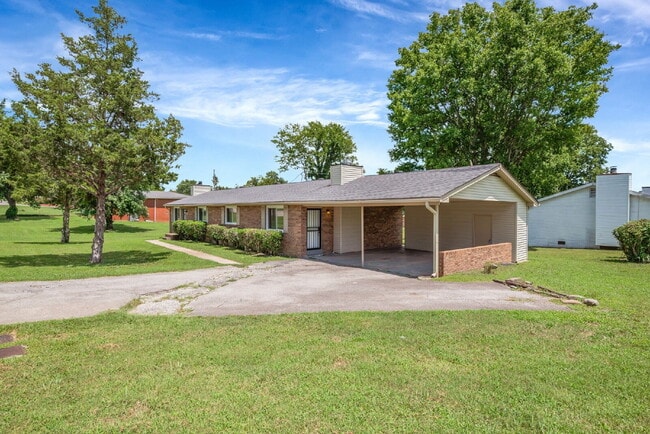 3902 Drakes Branch Rd in Nashville, TN - Building Photo - Building Photo