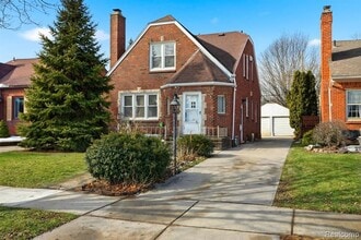 2045 N Elizabeth St in Dearborn, MI - Foto de edificio - Building Photo