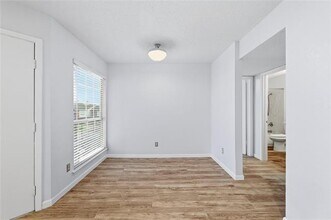 12482 Abrams Rd in Dallas, TX - Building Photo - Building Photo