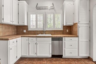 123 N La Jolla Ave in Los Angeles, CA - Building Photo - Building Photo