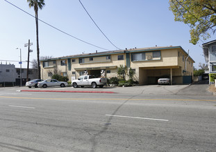 6205 Fulton Ave in Van Nuys, CA - Building Photo - Building Photo